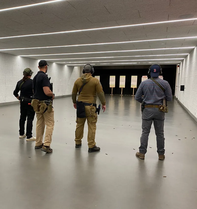 Schützengruppe auf der Raumschießanlage